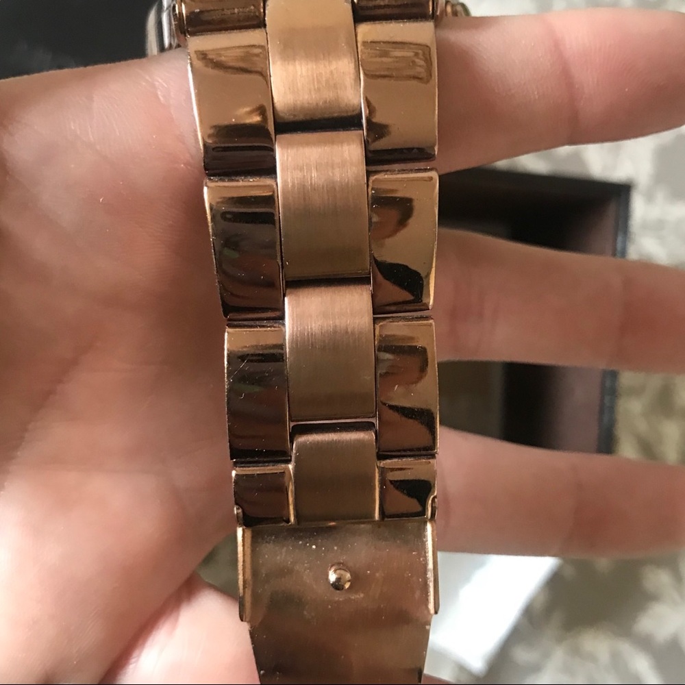 Michael Kors watch - Picture 4 of 5